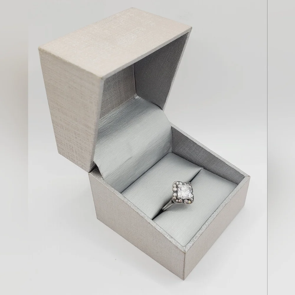 White Diamond Simulants 925 Sterling Silver Halo Milgrain Ring